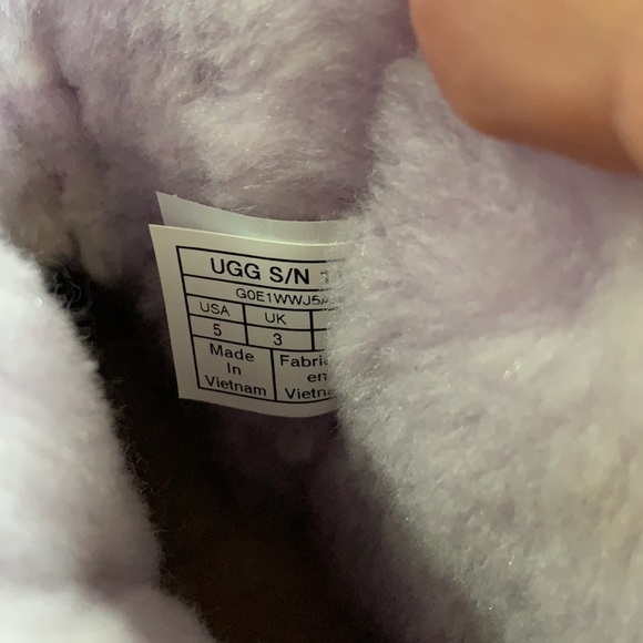 🆕UGG MINI SEQUIN BOOTS - Picture 10 of 10